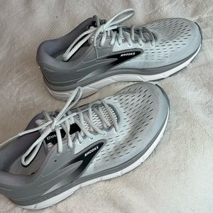 Men’s Brooks Sneakers Size 9